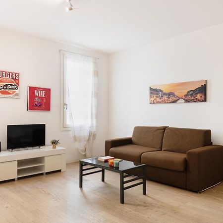Easylife - Stile E Comfort Sui Navigli Apartment Milan Bagian luar foto